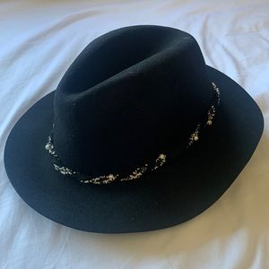 New black pearl belt hat classic runway style